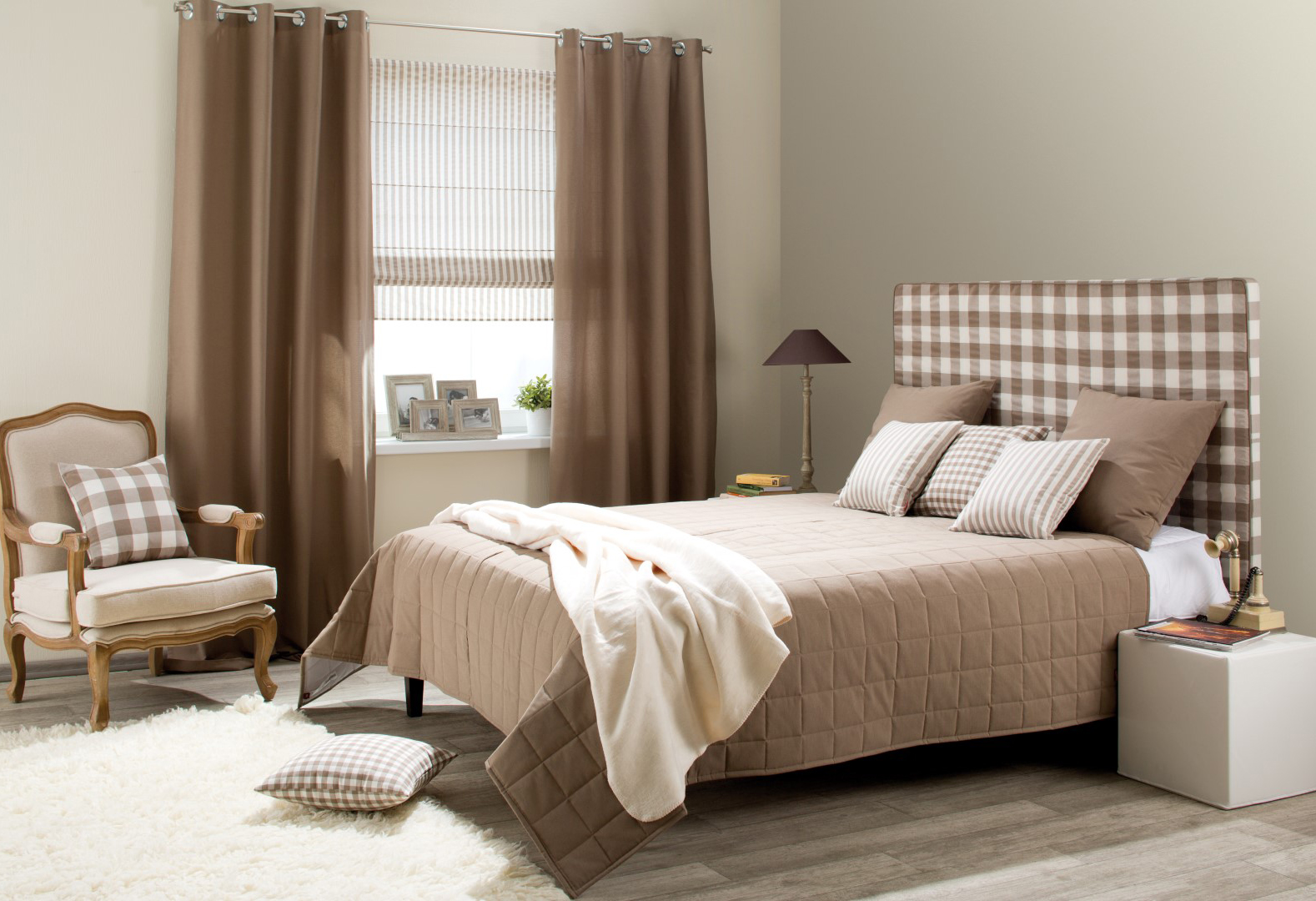 Schlafzimmer Quadro beige