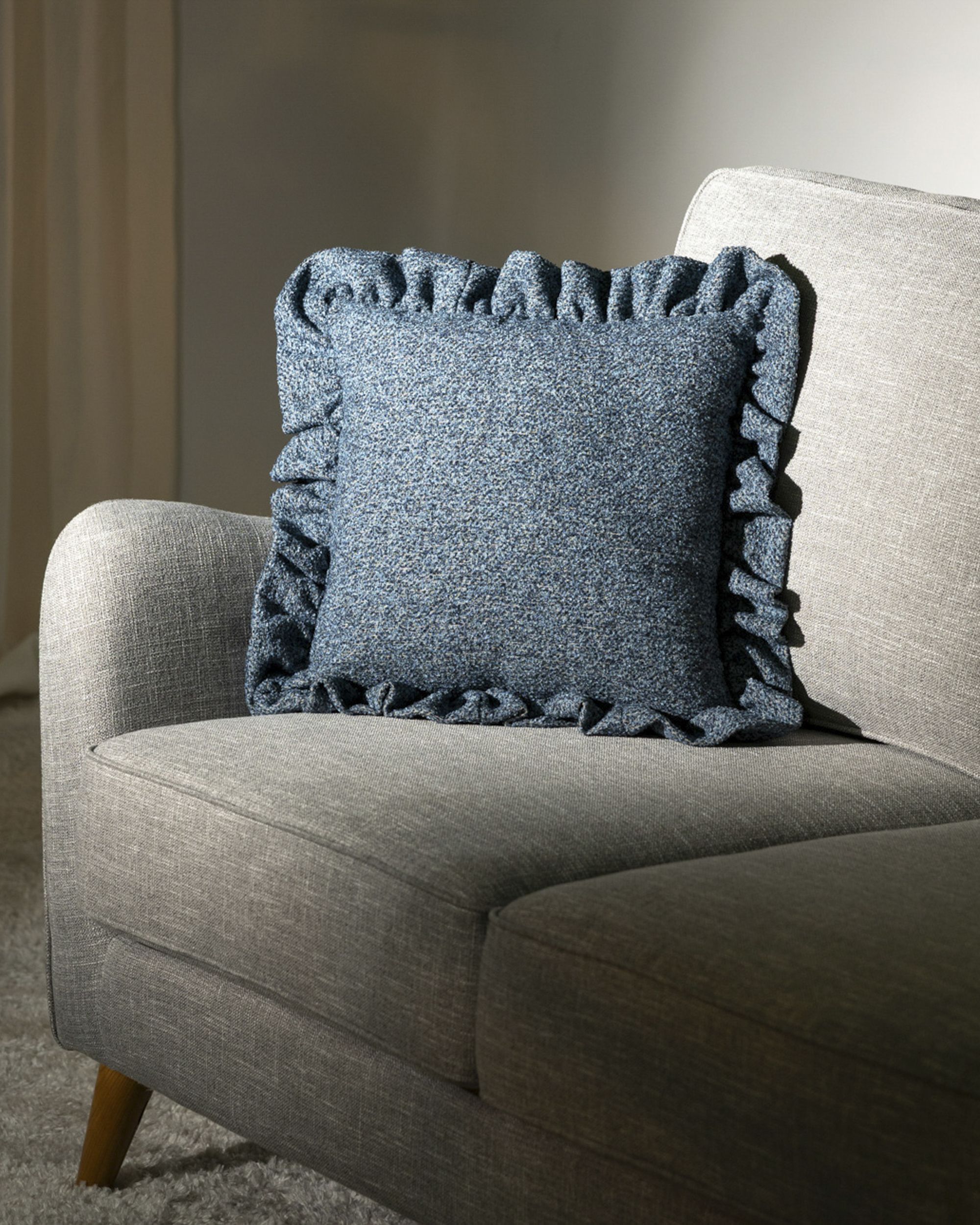 Kissenhülle Charlotte 45x45 cm mit Rüsche Farbe blau Stoff strukturiert