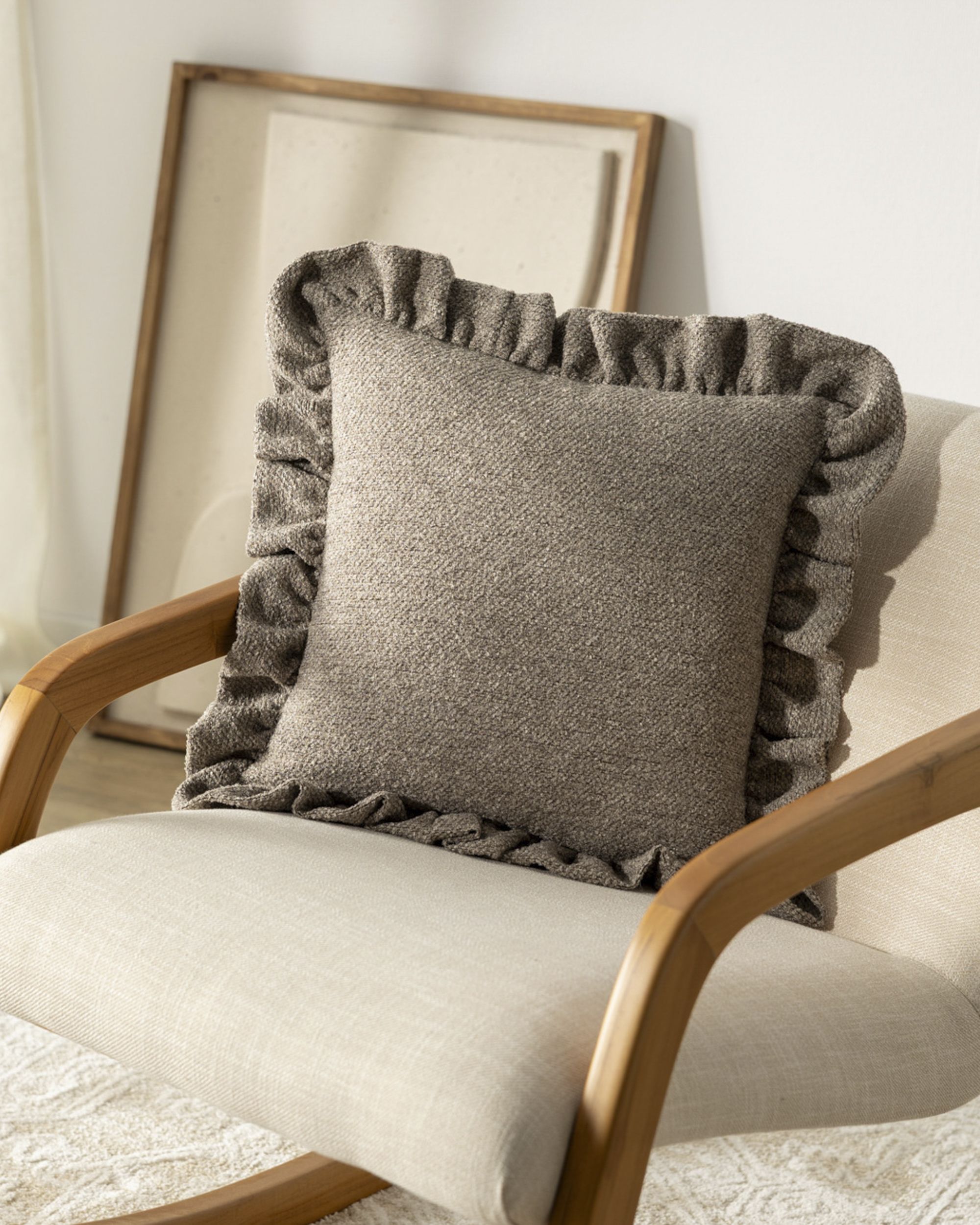 Kissenhülle Charlotte 45x45 cm mit Rüsche Farbe beige Stoff strukturiert