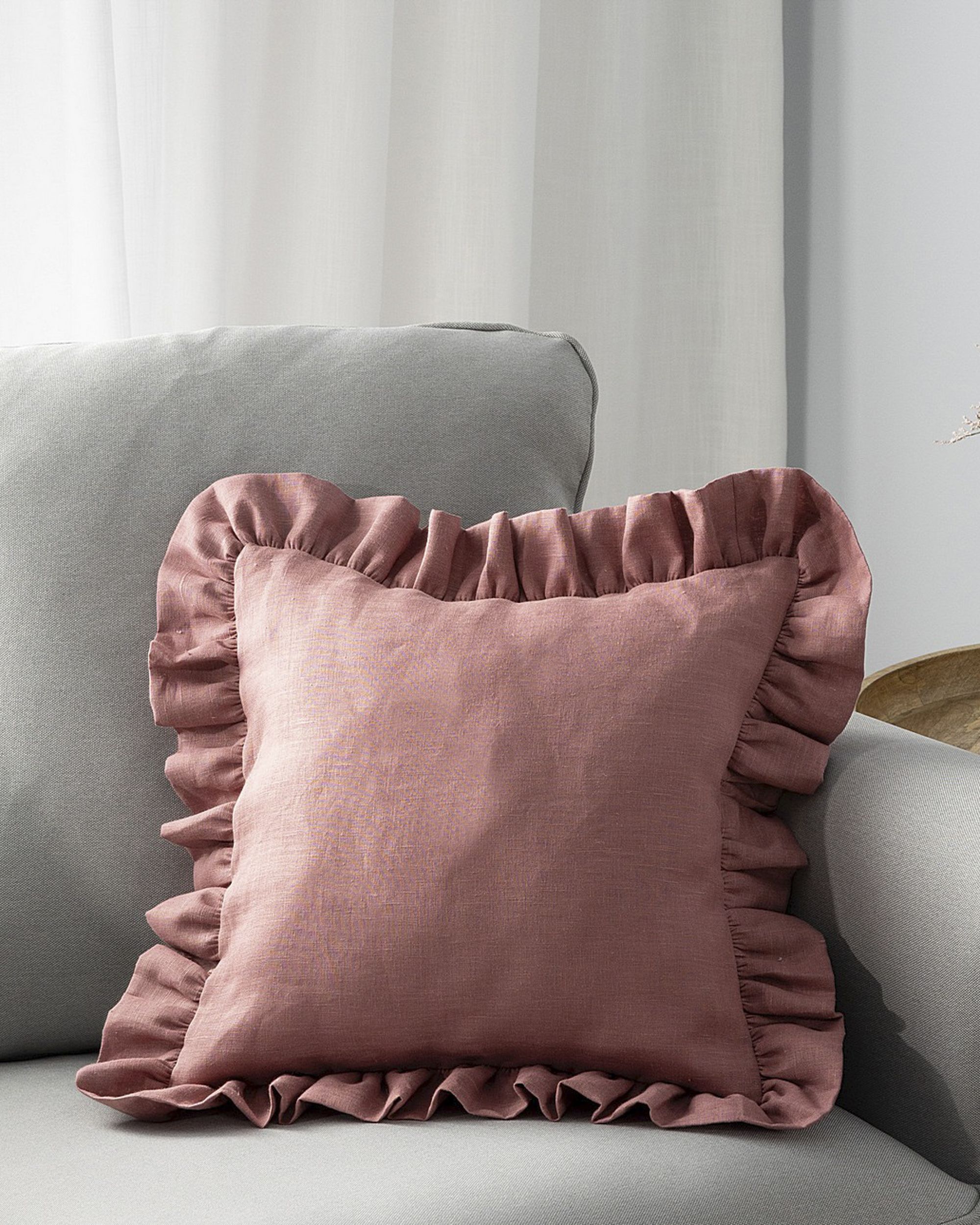 Kissenhülle Charlotte 45x45 cm mit Rüsche Farbe rosa Stoff halbtransparent, strukturiert