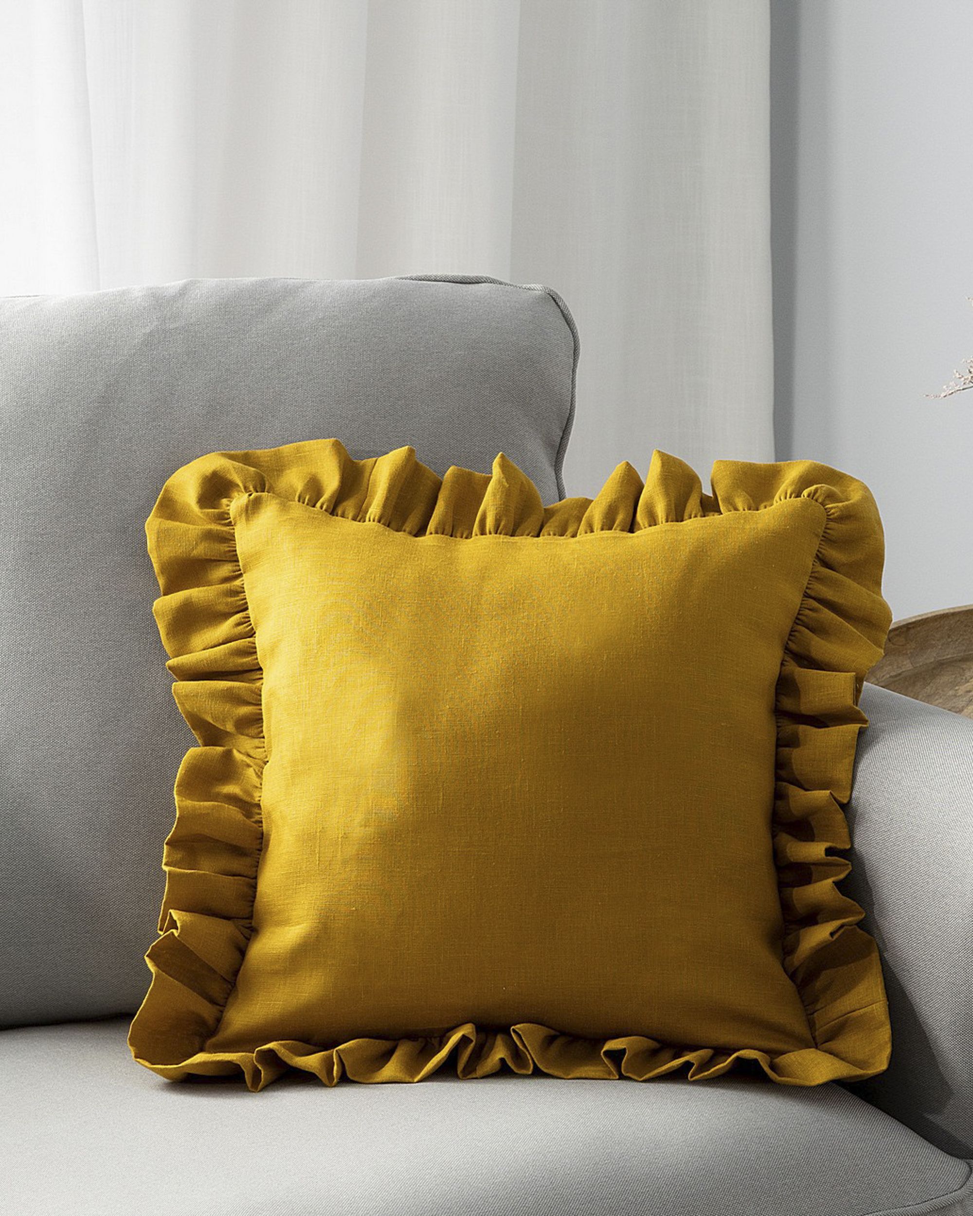 Kissenhülle Charlotte 45x45 cm mit Rüsche Farbe gelb Stoff halbtransparent, strukturiert