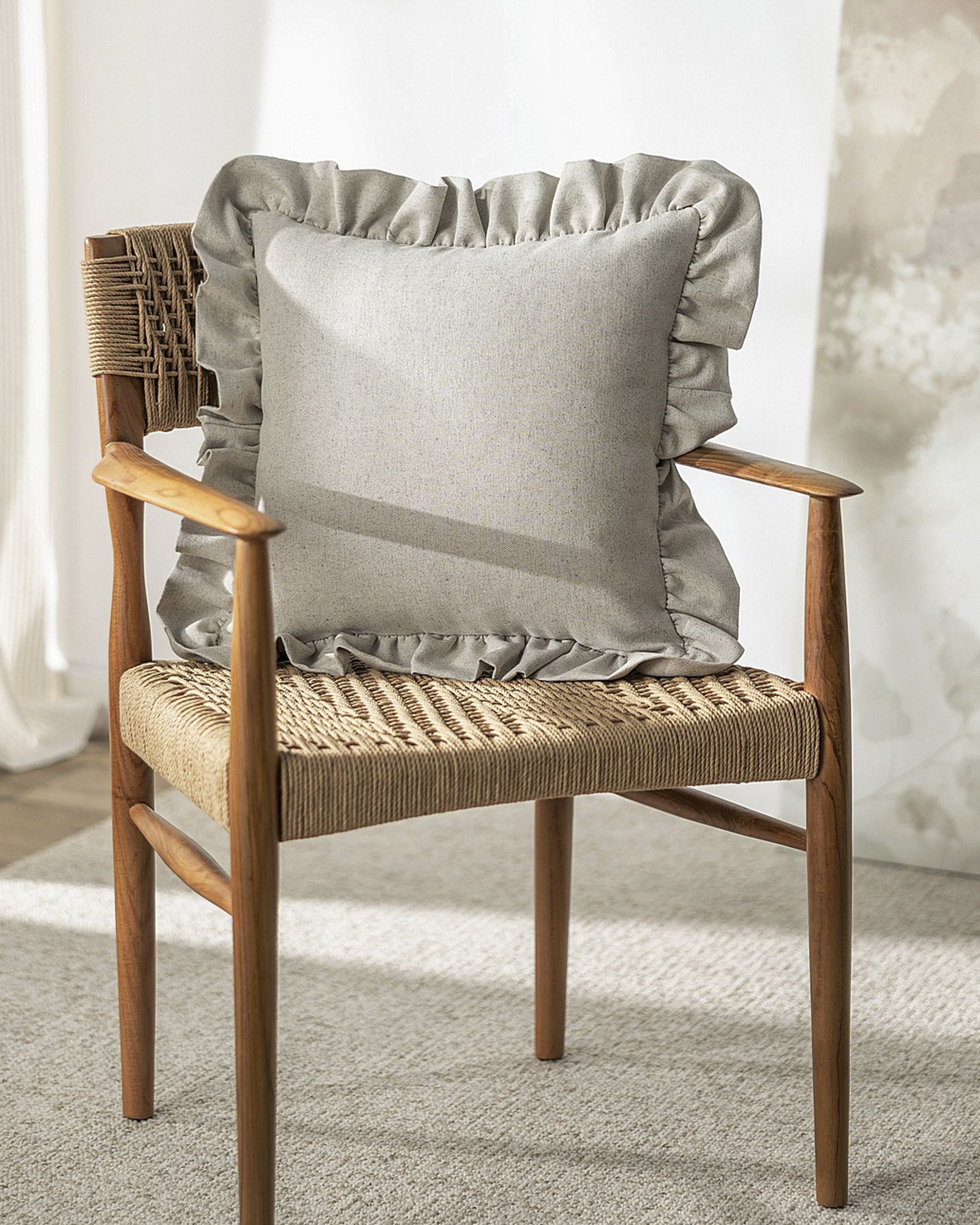 Kissenhülle Charlotte 45x45 cm mit Rüsche Farbe beige Stoff strukturiert