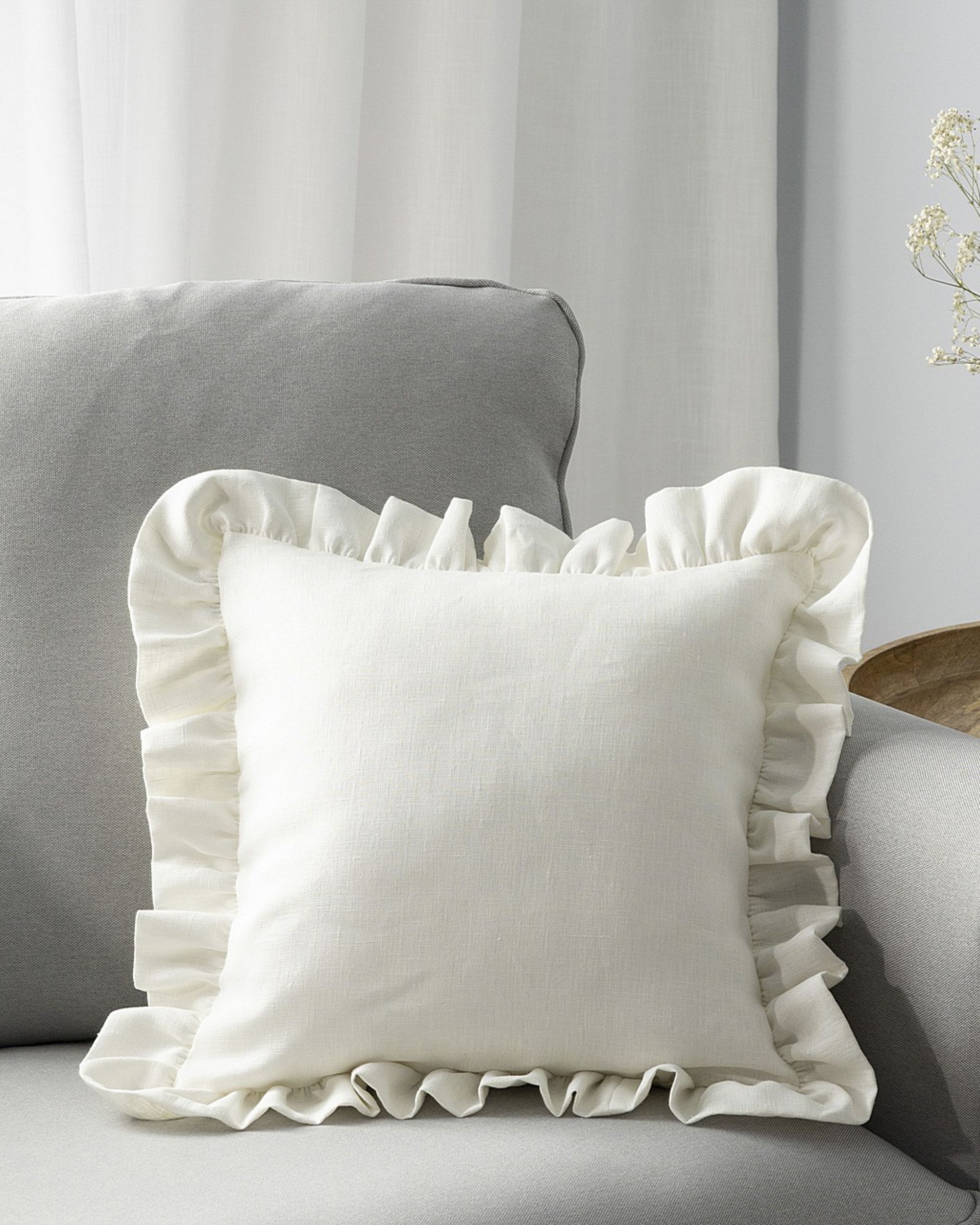 Kissenhülle Charlotte 45x45 cm mit Rüsche Farbe weiß Stoff halbtransparent, strukturiert