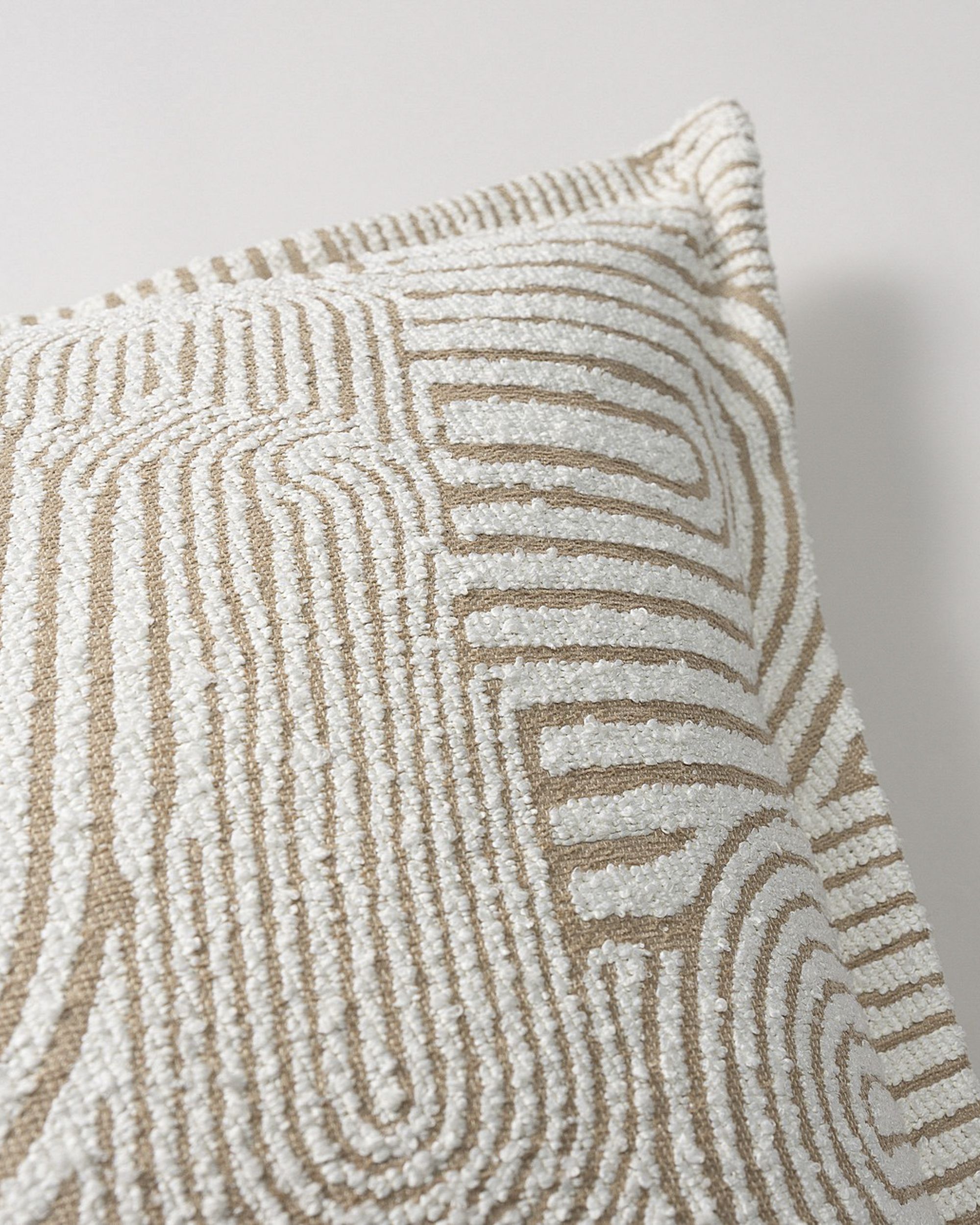 Kissenhülle Mona mit Stehsaum Farbe beige Stoff strukturiert, gemustert
