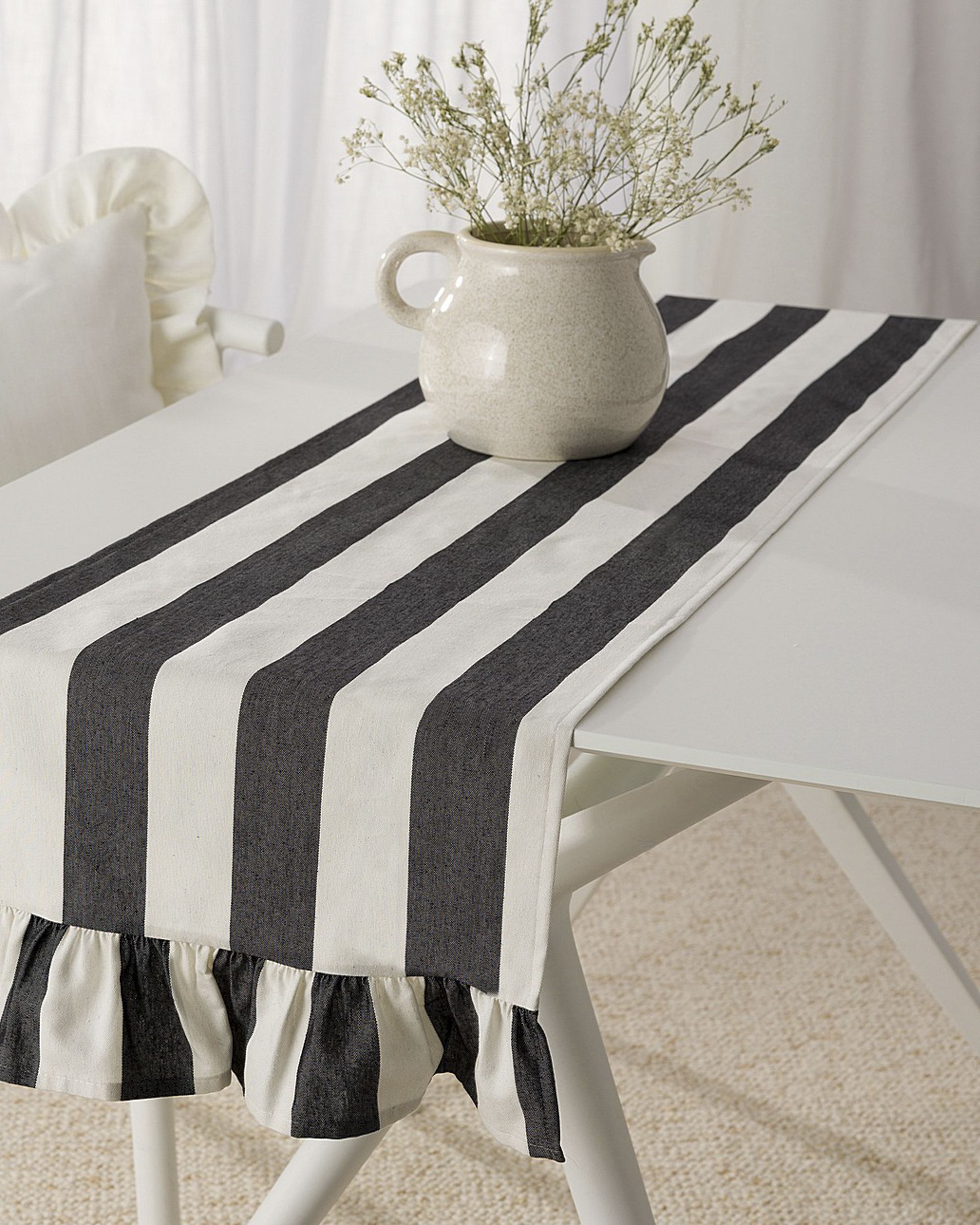 Tischläufer mit Rüsche 40x160 cm Farbe schwarz Stoff gemustert