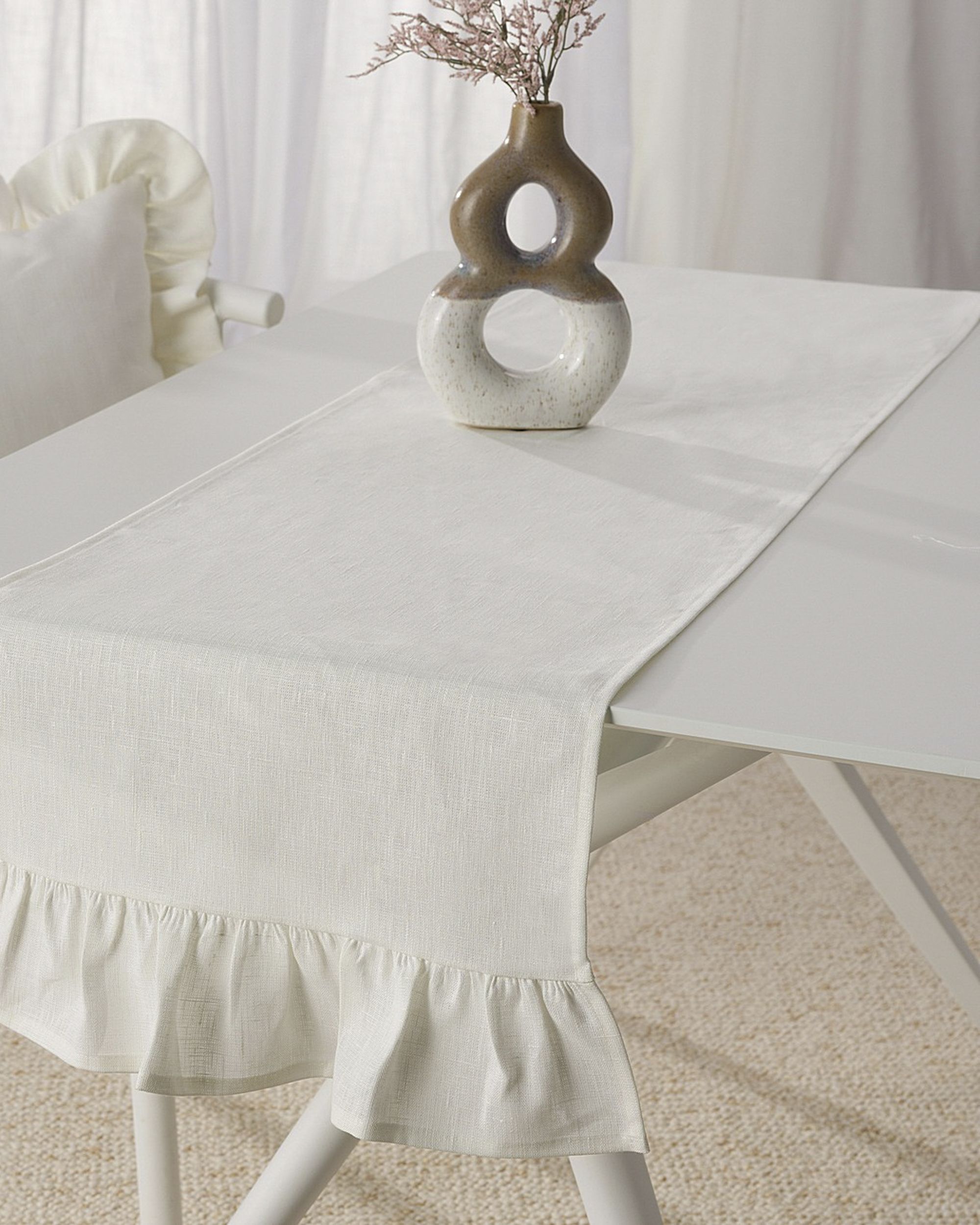 Tischläufer mit Rüsche 40x160 cm Farbe weiß Stoff halbtransparent, strukturiert