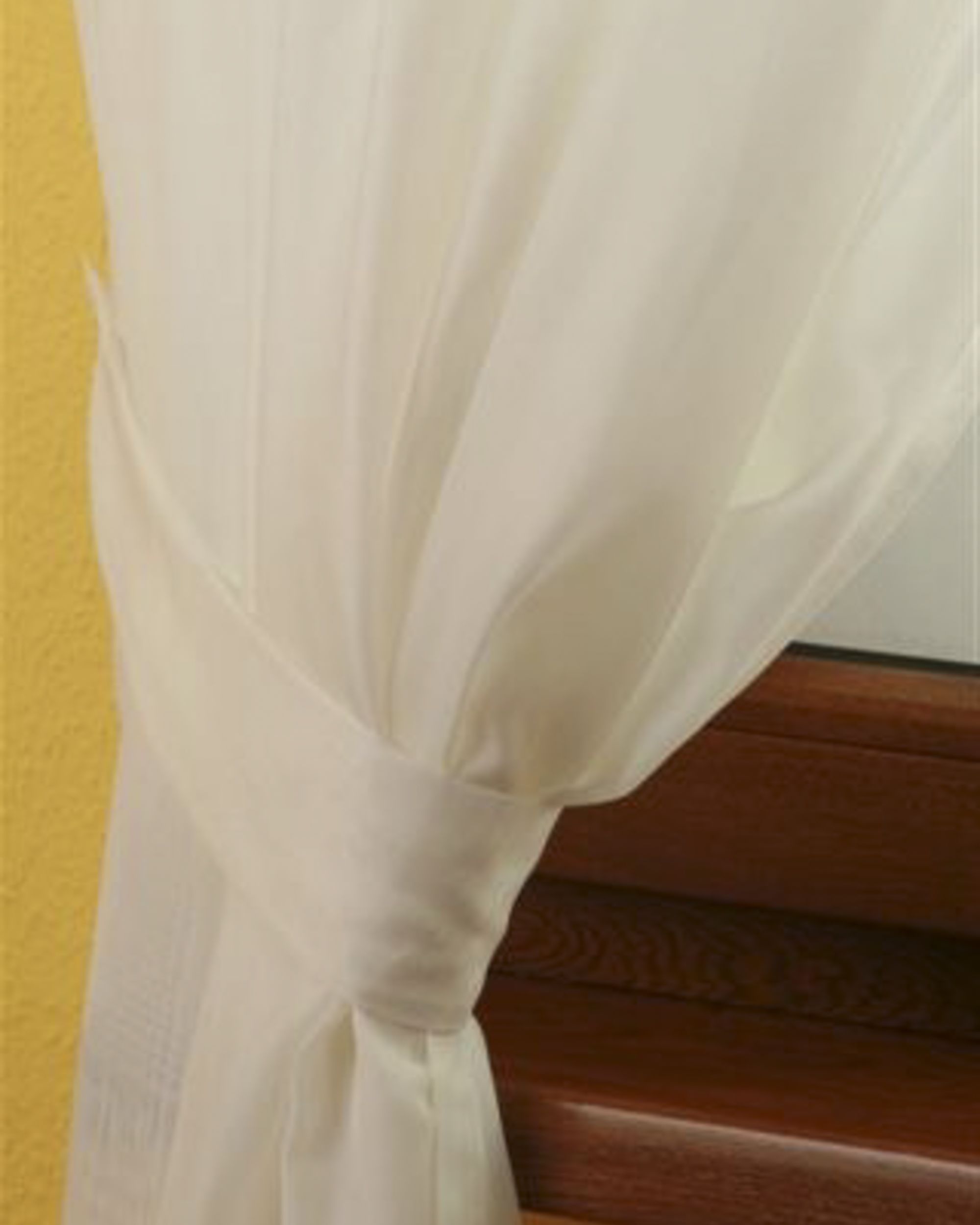 Raffhalter Victoria Farbe weiß Stoff halbtransparent, glänzend