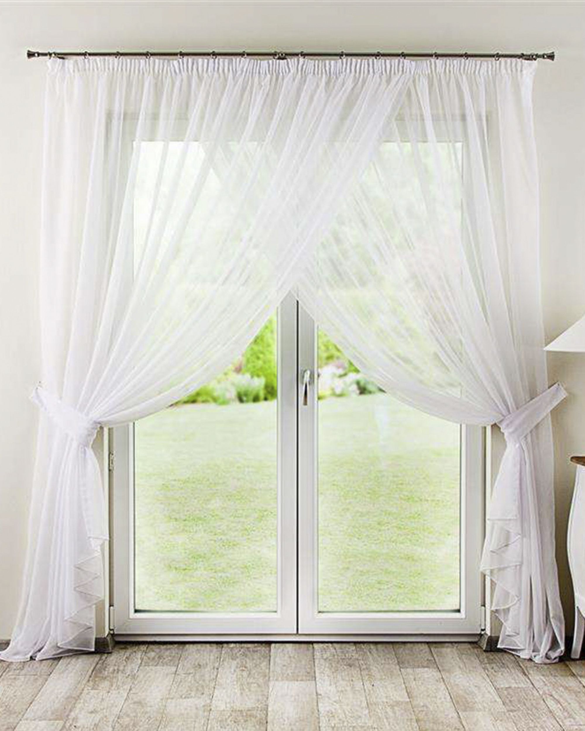 Fensterdekoration Amelia mit Volant Farbe weiß Stoff halbtransparent, glänzend