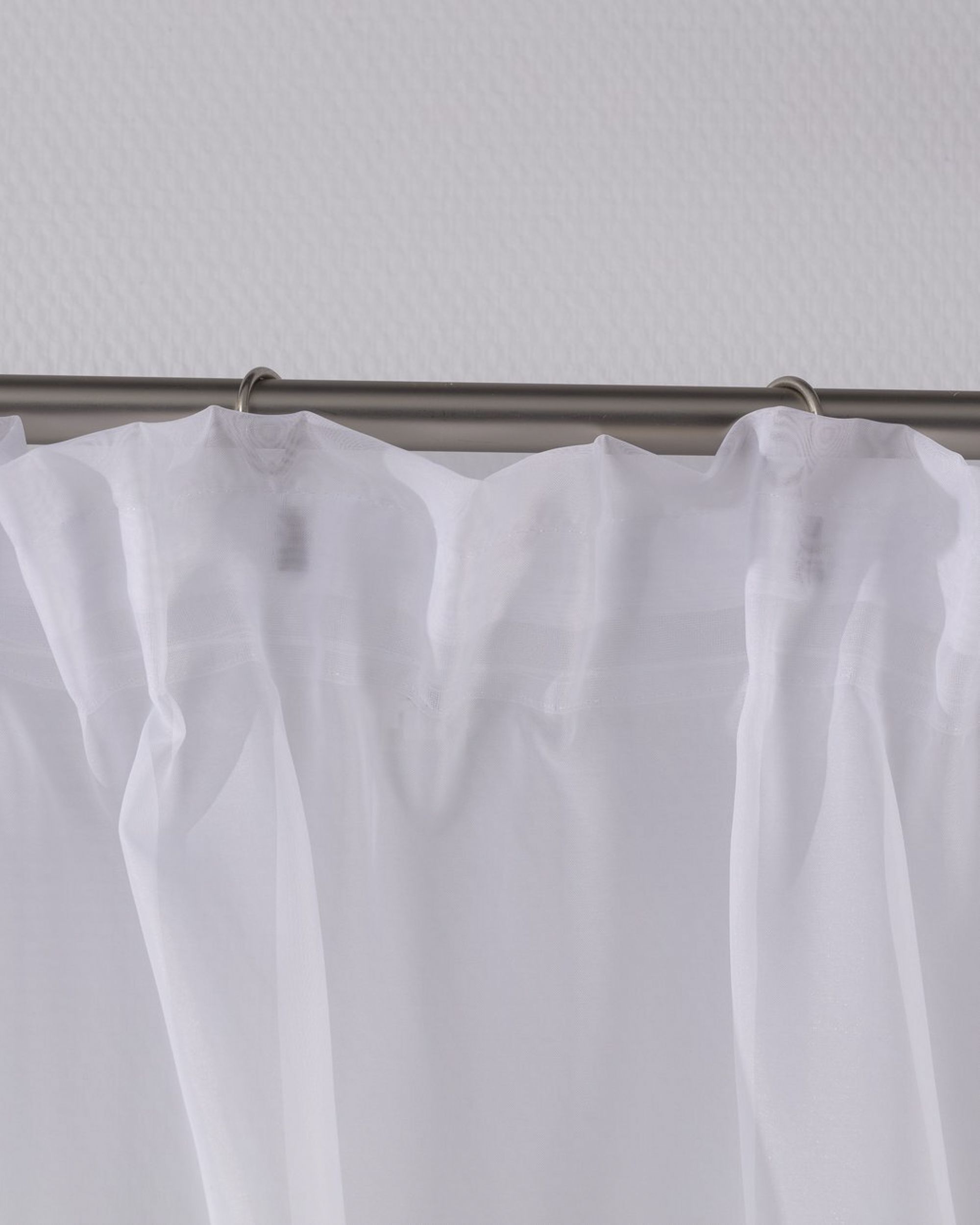 Gardinen Lily 2 Stck. aus Voile ecru mit Baumwollspitze Farbe weiß Stoff halbtransparent, glänzend