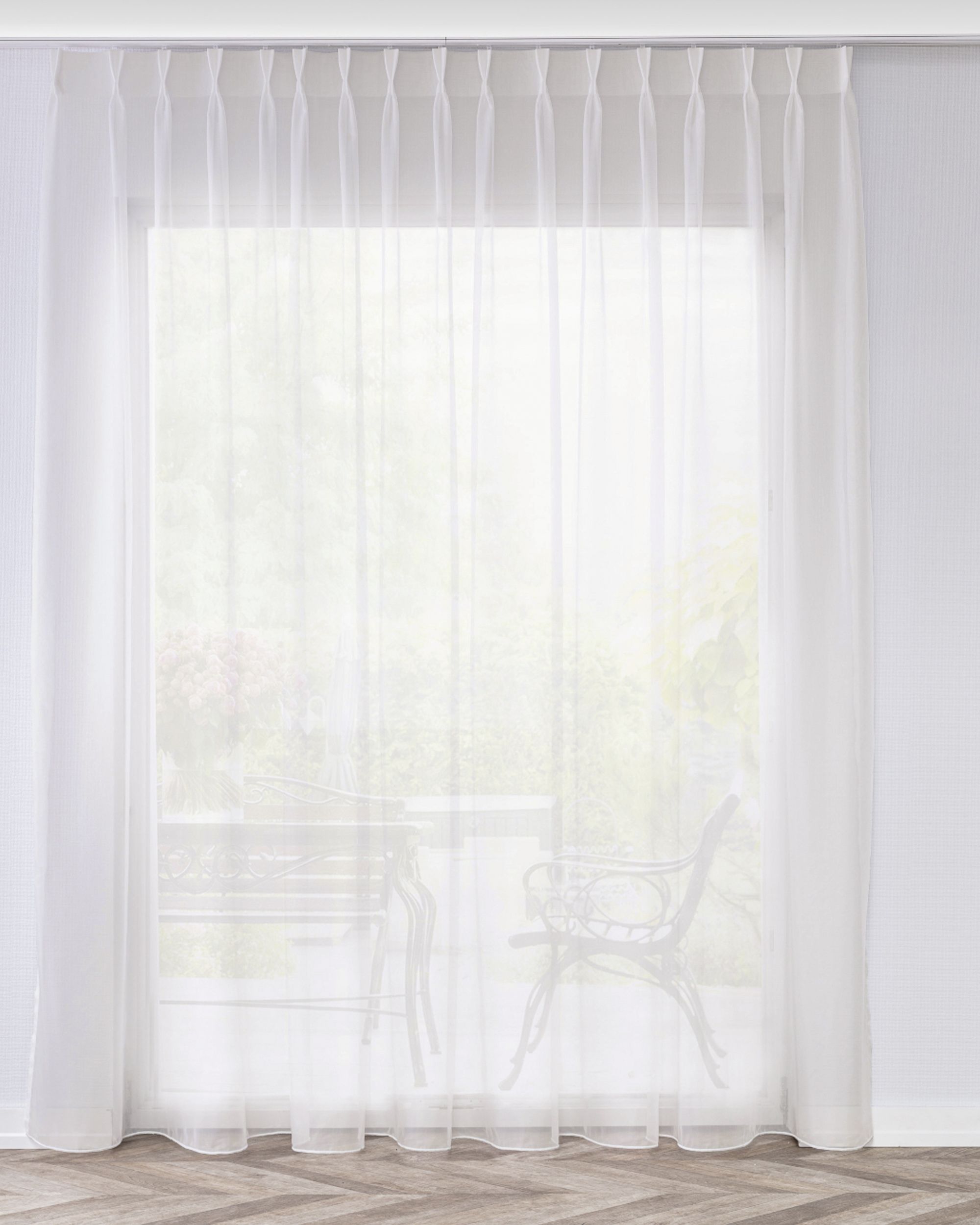 Gardine mit flämischen 2-er Falten Farbe creme Stoff halbtransparent, glänzend